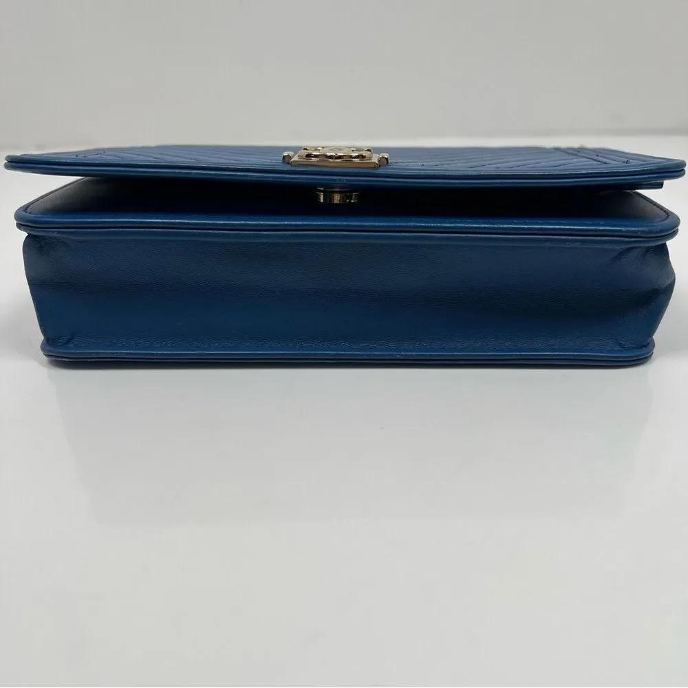 CHANEL Boy Chanel V-Stitched Lambskin Chain Wallet in Blue